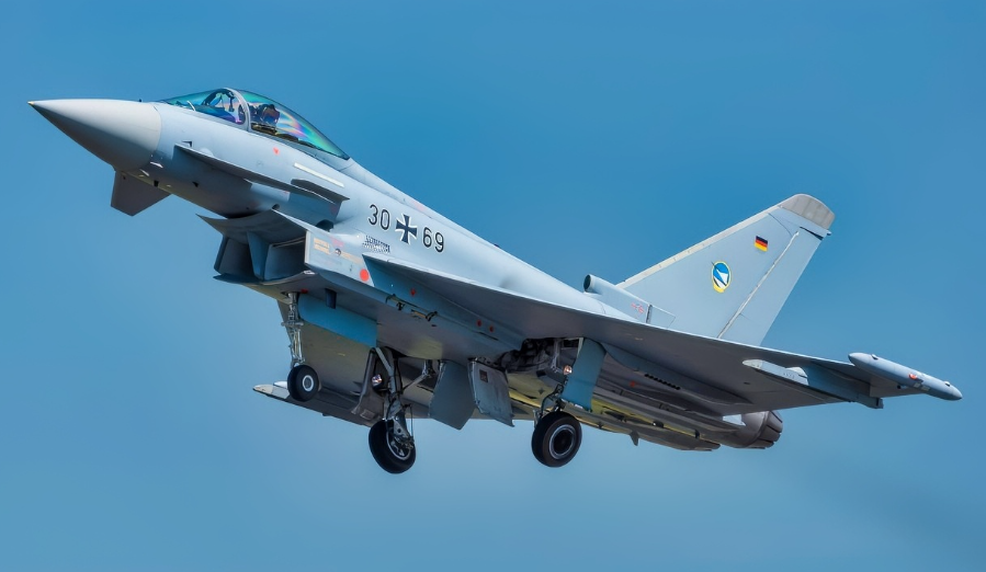 Rafale và Eurofighter “chạy đua” trong thương vụ ở Bồ Đào Nha